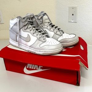 Men’s Nike Dunks